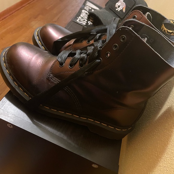 Metallic purple docs - Picture 4 of 13